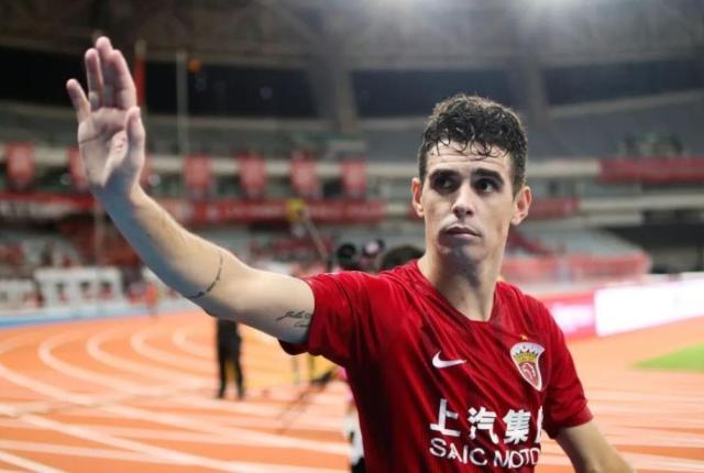 开云体育下载-奥斯卡争夺战升级！经纪人操作薪水谈判 海港默许？