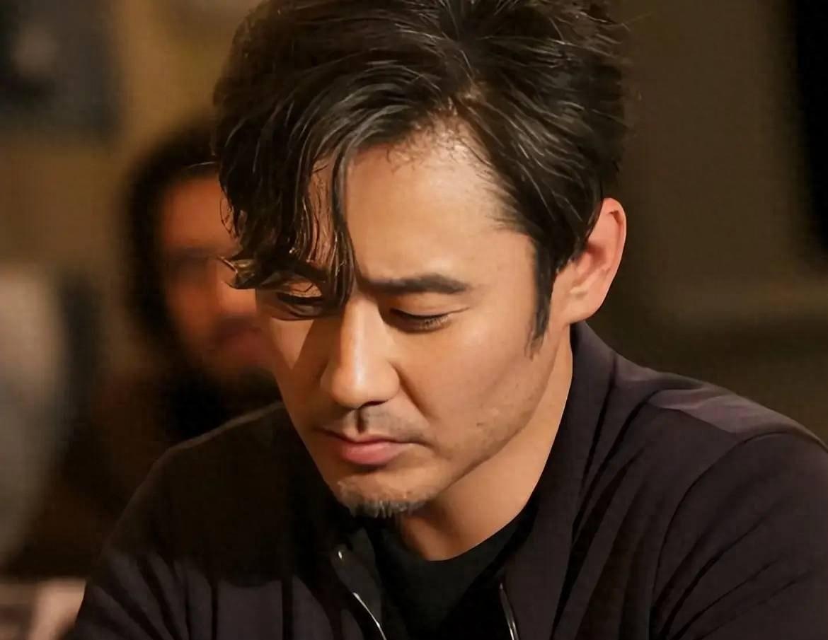 开云体育移动版-善恶终有报！移居英国仅2年，57岁吴秀波再迎噩耗，步李易峰后尘